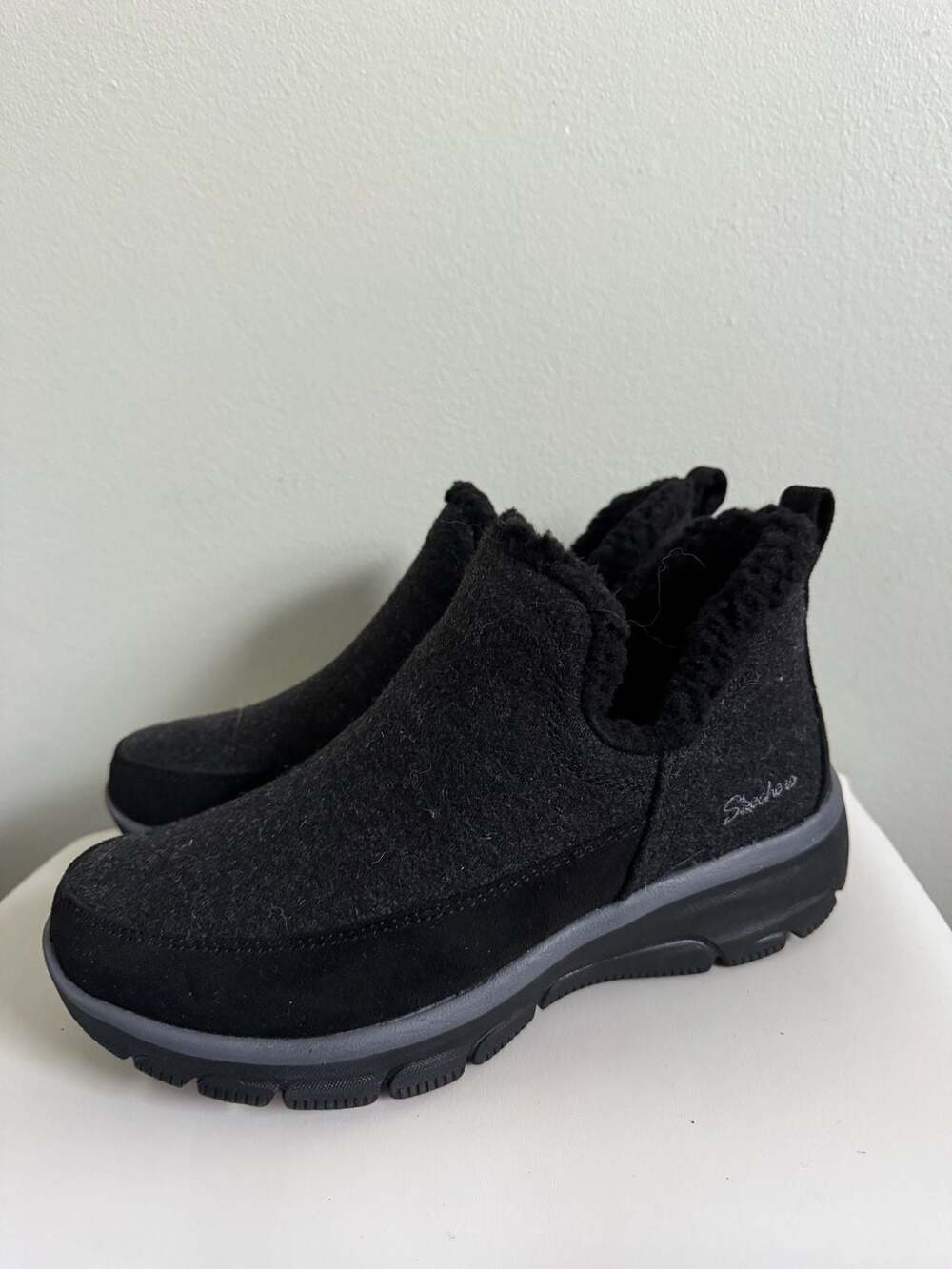 Skechers Relaxed Fit Easy Going Cozy Inn Women's Ankle Boots SN 167400
